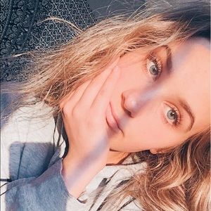 Meet your Posher, Lydia